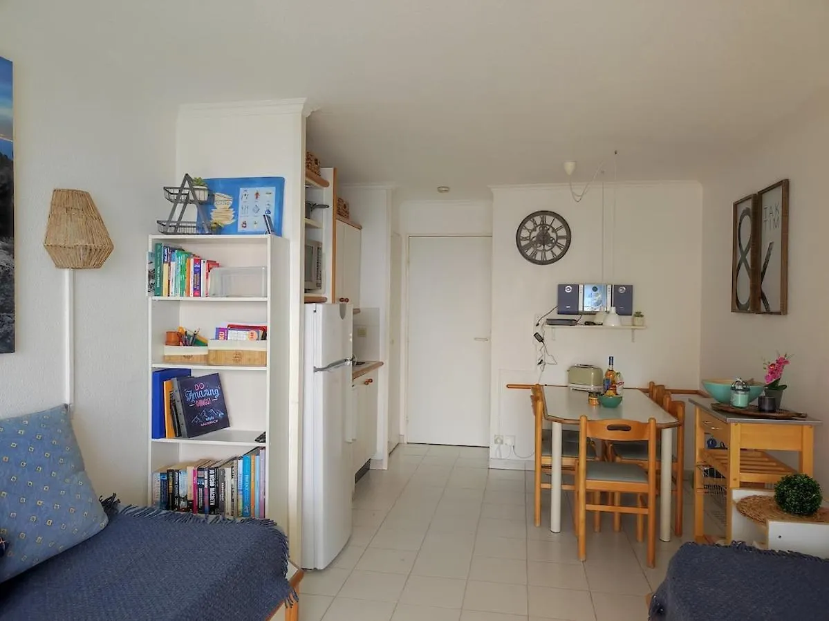 Palme D'Azur Yourhosthelper Cannes 0*,  France